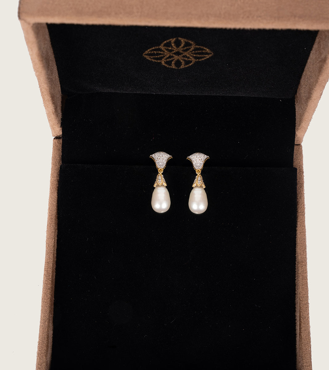 Celeste Pearl | Earrings